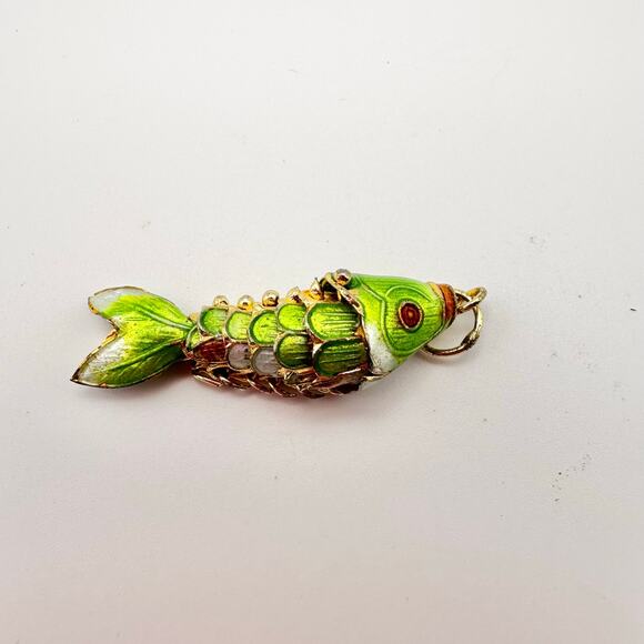 Vintage Green Enamel Cloisonne Articulated Gold Tone Koi Fish Pendant No Chain - Picture 2 of 4